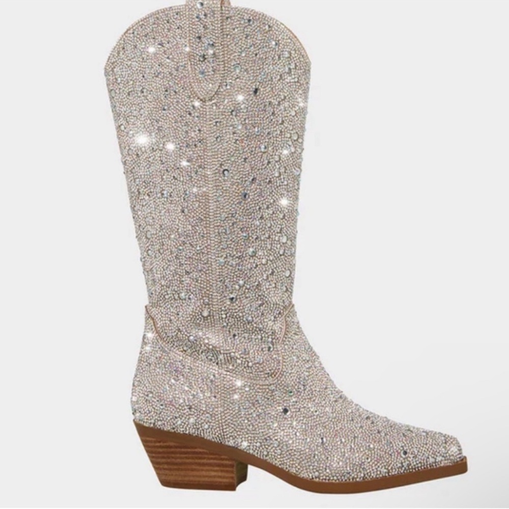NWOT Betsey Johnson Utah Rhinestone Silver Heeled Boots Size 6 Women’s